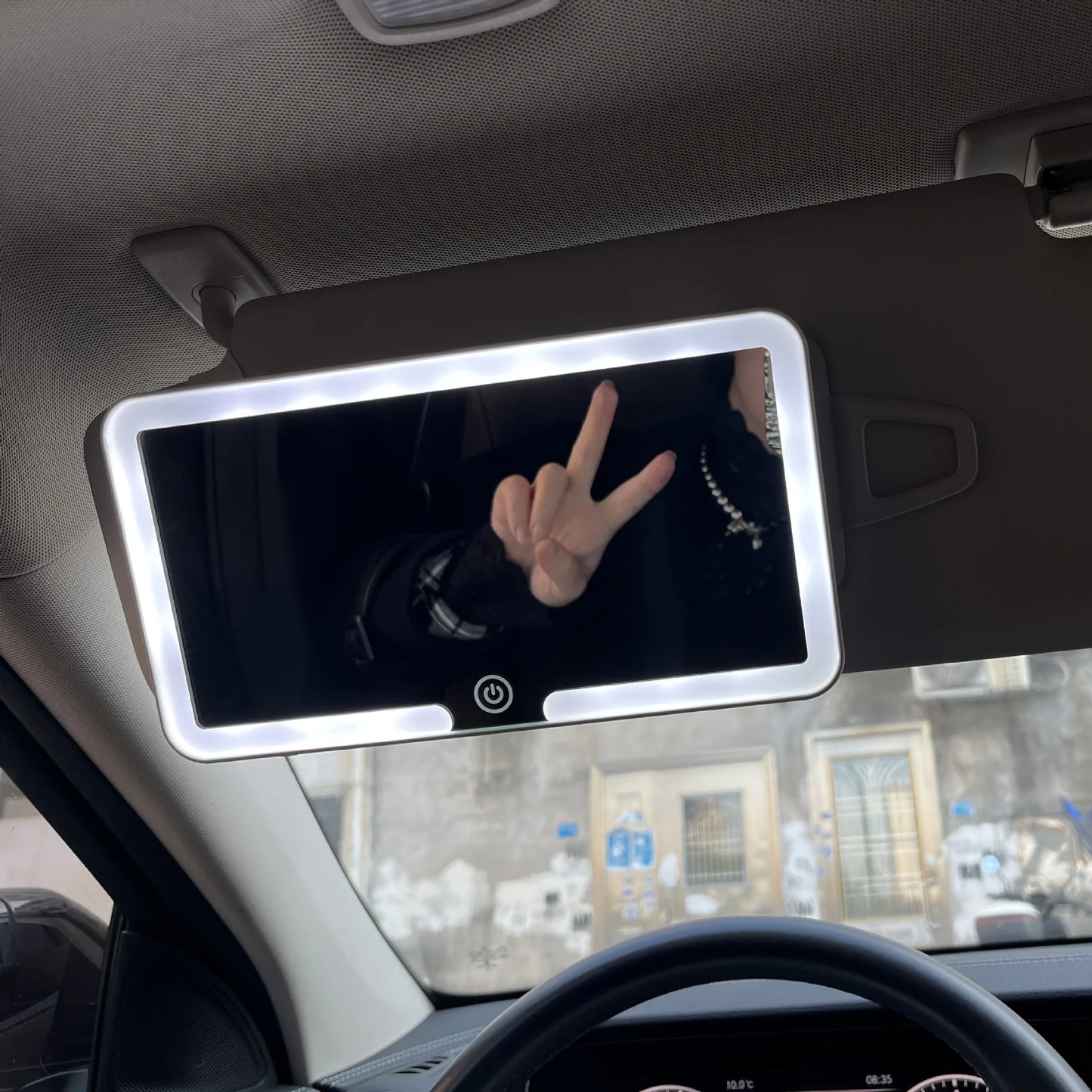 مرآة زينة بإضاءة LED